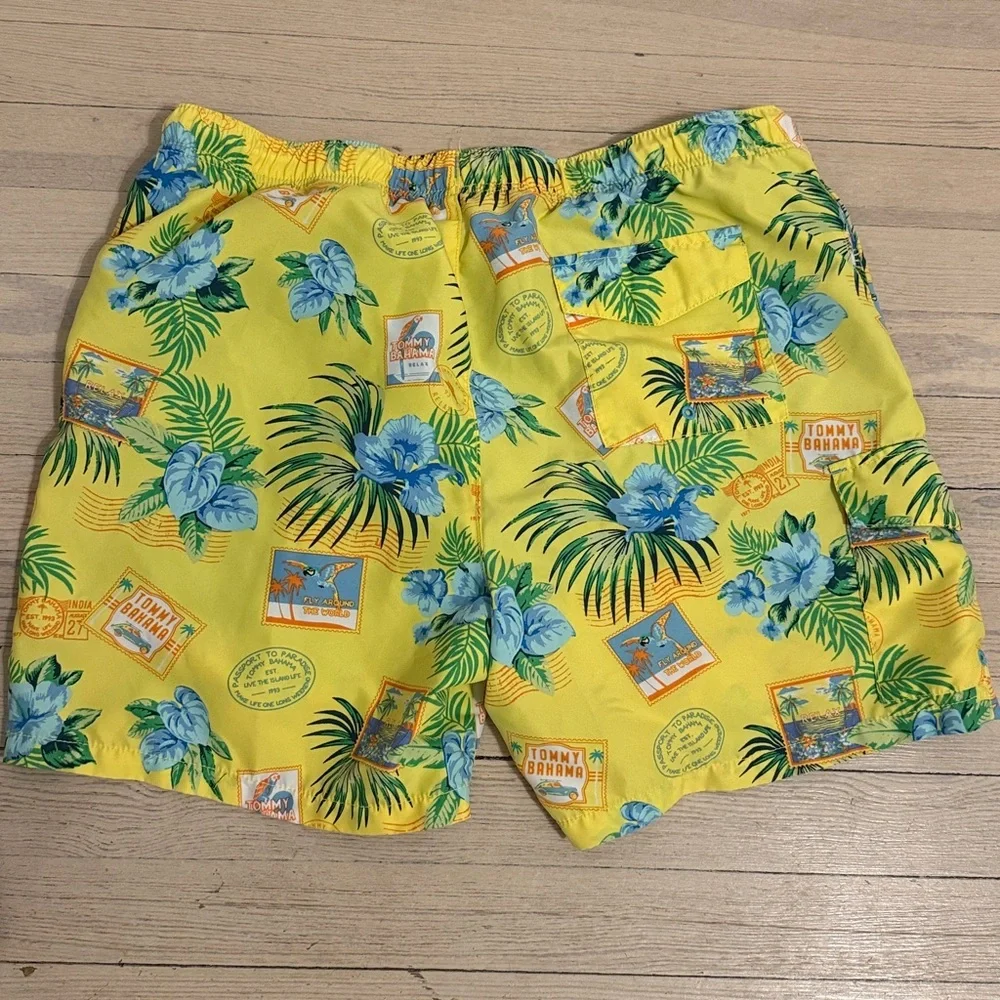 TOMMY BAHAMA Men’s Yellow Tropical Floral Stamp Print Swim Trunks Size XL